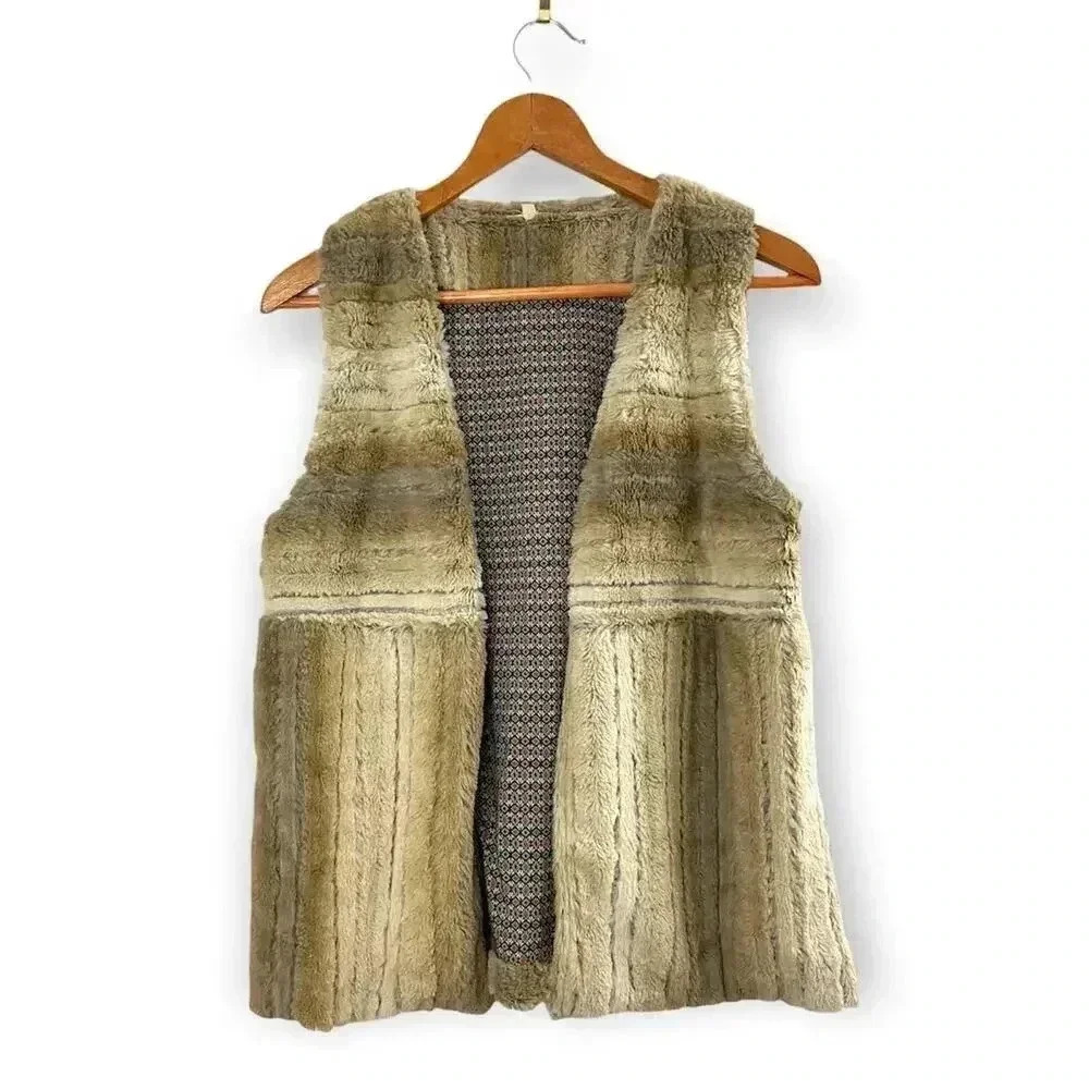 Faux Fur Beige MEDIUM Lining Pattern Open‎ Vest Women's Mystree